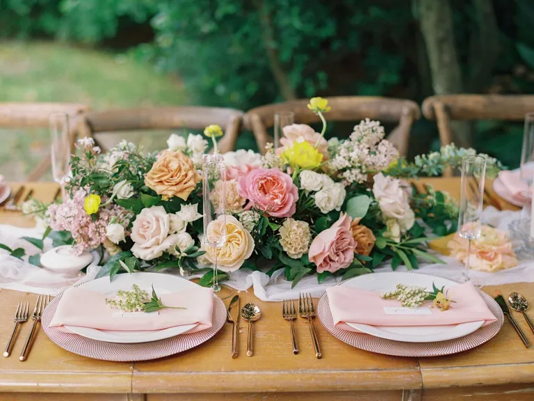 Trending Wedding Color Palettes and Decor Ideas: A Comprehensive Guide